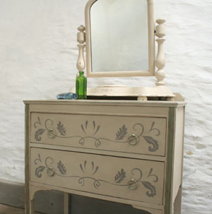 Pedran hand painted shabby chic Chest of Drawers